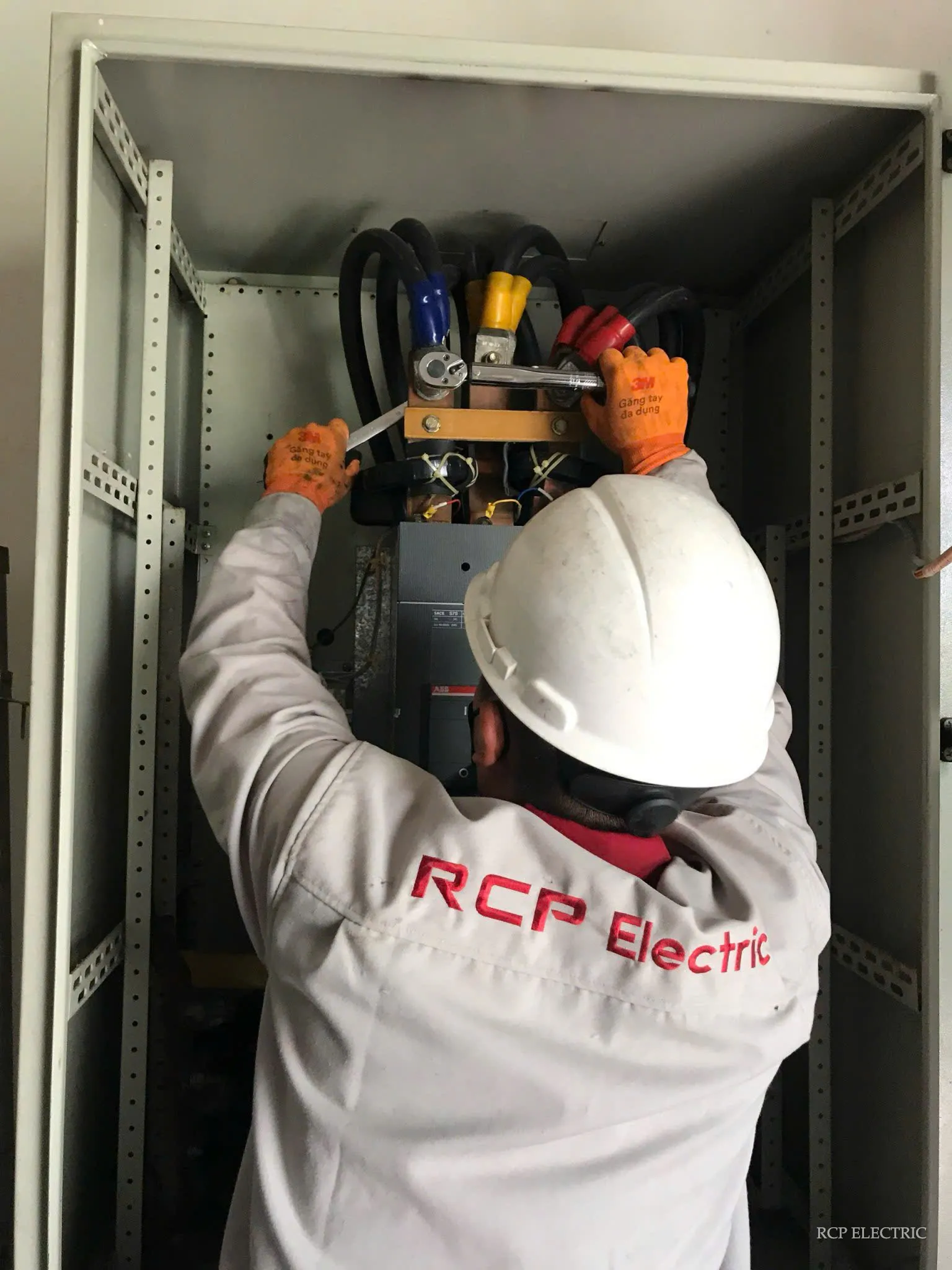 Hình ảnh thi công thực tế dự án điện RCP Electric 18